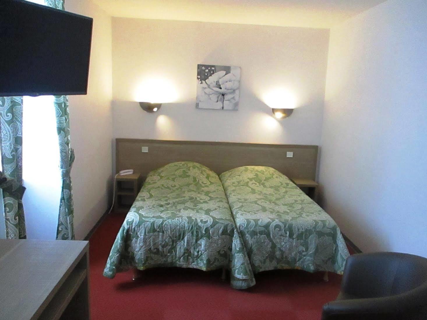 Hotel Du Lac Huelgoat Eksteriør billede