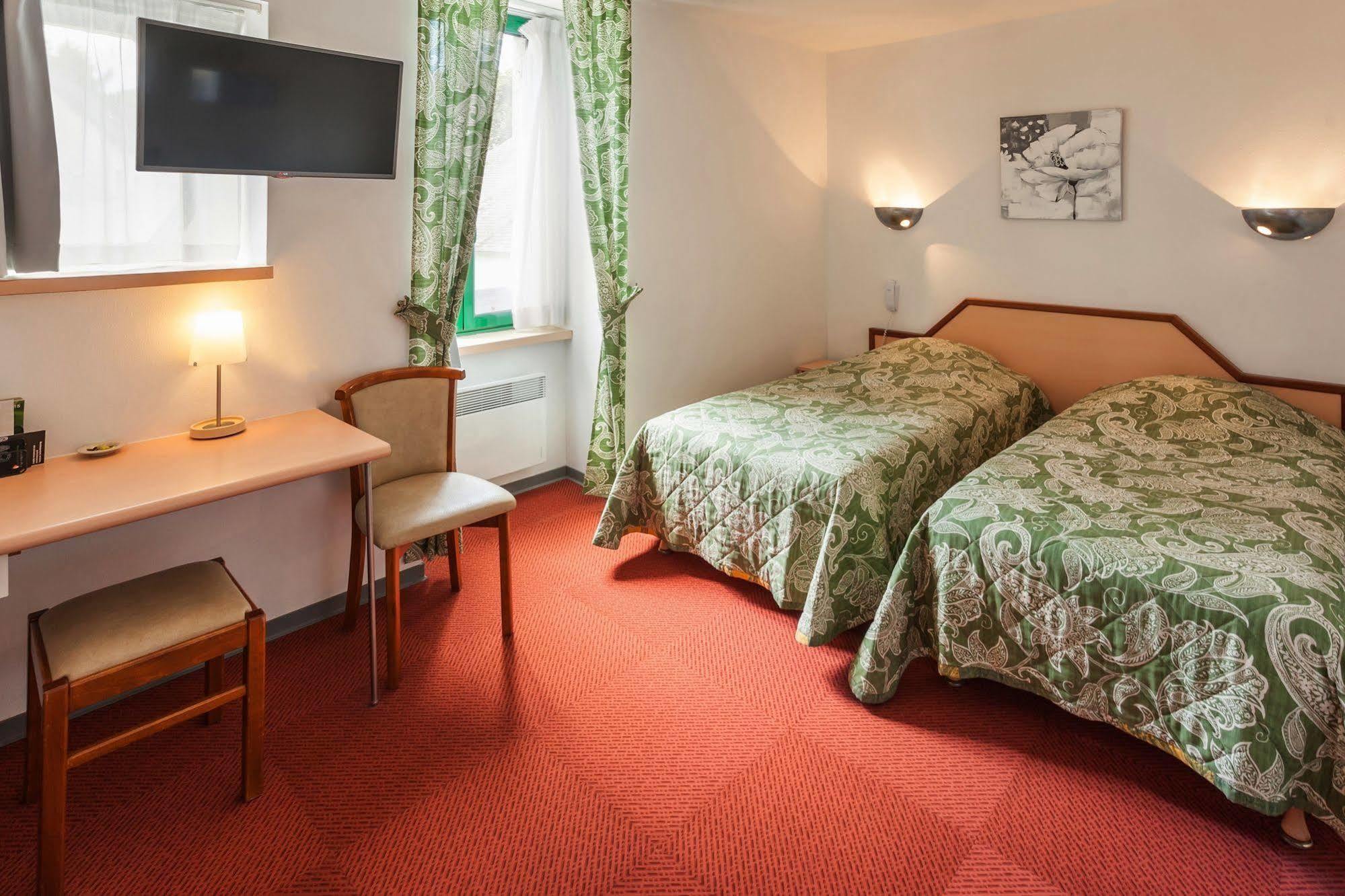 Hotel Du Lac Huelgoat Eksteriør billede